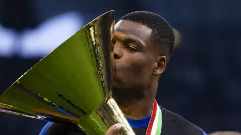 Denzel Dumfries pode ser usado como troca na janela de transferências