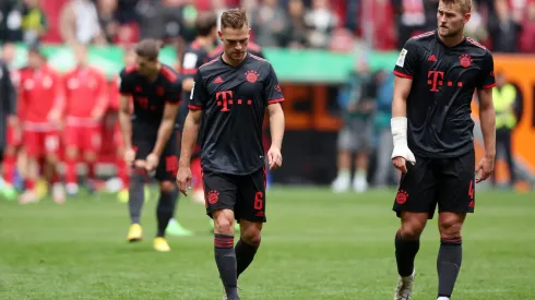 De Ligt e Joshua Kimmich podem seguir caminhos contrários no Bayern. (Foto: Alexander Hassenstein/Getty Images)