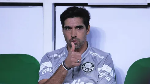 Abel Ferreira conversa com o jornalista André Hernan