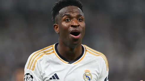 Vini Jr está agindo nos bastidores do Real Madrid (Foto: David Ramos/Getty Images)