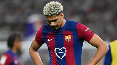 Araújo em ação pelo Barcelona.