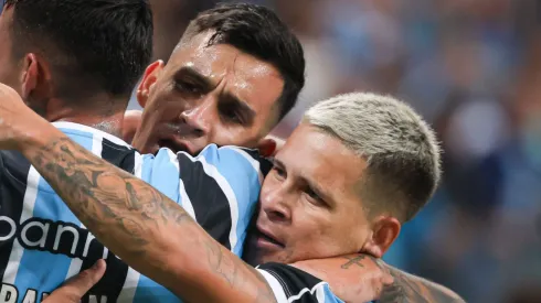 Craque do Grêmio pode antecipar saída do Tricolor para jogar no River Plate. Foto: Maxi Franzoi/AGIF