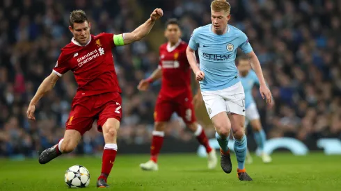 James Milner ex-Liverpool e Kevin De Bruyne atualmente no Manchester City