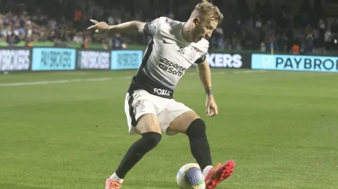 Pedro Henrique em ação no duelo entre Grêmio e Corinthians, pelas oitavas de final da Copa do Brasil. (Associated Press / Alamy Stock Photo)