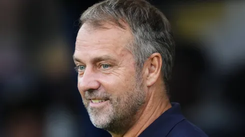 Barcelona: Hansi Flick pede extensão de alvo do futebol europeu.