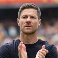 Xabi Alonso quer zagueiro holandês do Liverpool para compor seu elenco no Bayer Leverkusen