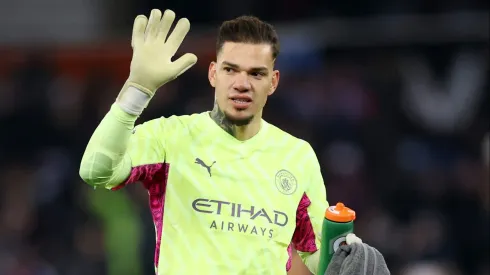 Manchester City vai vender Ederson e já definiu quem vai contratar como substituto, diz portal. (Photo by Catherine Ivill/Getty Images)