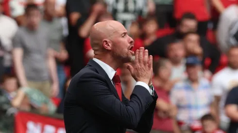 Ten Hag encaminha venda relâmpago do Manchester United para clube inesperado.