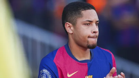 Barcelona vai ao Chelsea por reforço milionário após encaminhar venda de Vitor Roque.