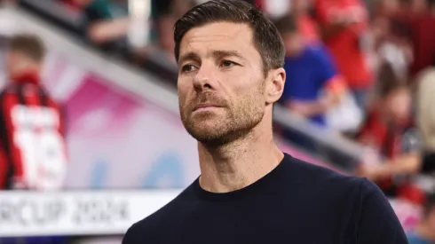 Xabi Alonso pode perder titular no Bayer Leverkusen (Foto: Christof Koepsel/Getty Images)