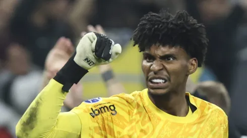 Corinthians faz investimento estratégico para manter Hugo Souza a longo prazo. (Foto: Alexandre Schneider/Getty Images)