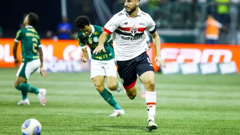 Calleri em ação no clássico entre Palmeiras e São Paulo pelo Brasileirão, no dia 18 de agosto de 2024. (Associated Press / Alamy Stock Photo)