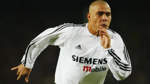 Ronaldo Fenômeno pelo Real Madrid. Ele foi artilheiro em duas temporadas, uma pelo clube merengue e outra pelo Barcelona. (Foto de Shaun Botterill/Getty Images)
