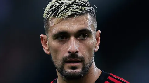 Flamengo pode perder o meia Arrascaeta para outro gigante do futebol (Photo by Buda Mendes/Getty Images)