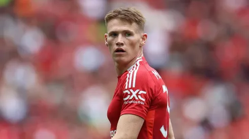 Manchester United recebe proposta bruta de clube do futebol europeu por Scott McTominay.
