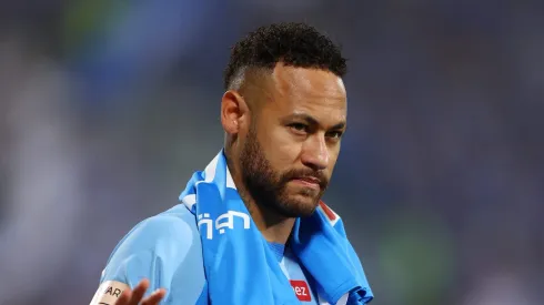 Neymar se oferece ao Barcelona.