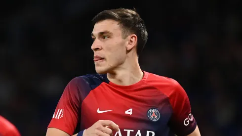 PSG anuncia saída de atacante após venda de Ugarte para o Manchester United.