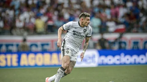 Tiquinho Soares em campo no duelo entre Bahia e Botafogo pelo Brasileirão, no dia 25 de agosto de 2024. (Associated Press / Alamy Stock Photo)