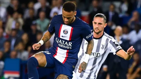 Barcelona de Hansi Flick volta atrás e chega a acordo com ex-jogador do PSG. Foto: IMAGO / PanoramiC