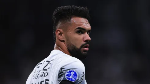 Corinthians pagará nova quantia milionária por Raniele após fechar compra por R$ 13,4 milhões.