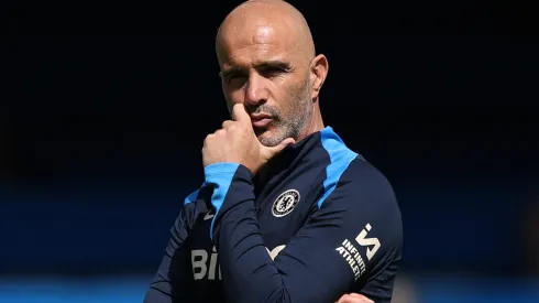 Técnico Enzo Maresca, do Chelsea, pode perder jogador importante (Photo by Eddie Keogh/Getty Images)