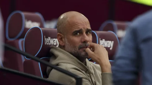 Pep Guardiola libera saída de atacante do Manchester City de última hora.