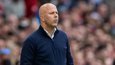 Arne Slot, técnico do Liverpool. (Foto: David Rawcliffe/Imago/Propaganda Photo)