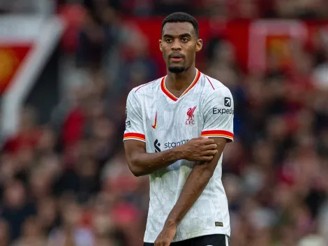 John Barnes, ex-Liverpool, acredita que Gravenberch se assemelha a Pirlo