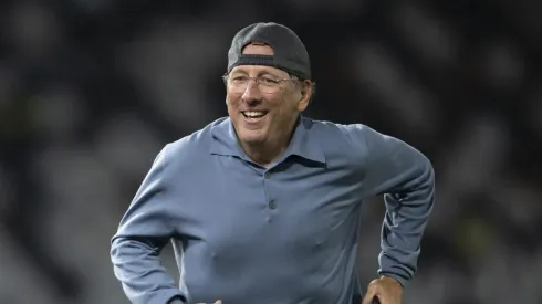 John Textor dono da SAF do Botafogo após partida contra o Palmeiras no estádio Engenhão pela Copa Libertadores 2024. (Foto: Jorge Rodrigues/AGIF)