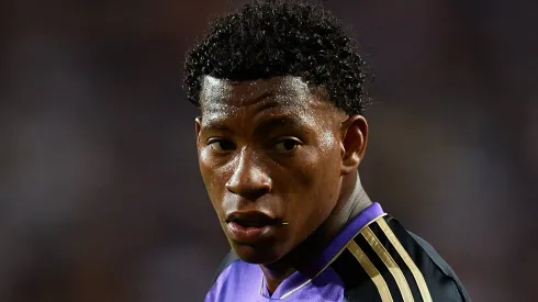 Novo reforço do Flamengo, Plata afirma estar ‘arrepiado’ com o clube: “Um dos maiores...”