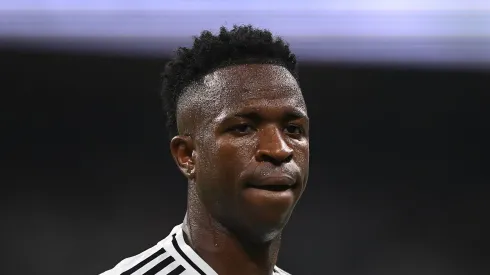 Real Madrid encaminha venda de Vinicius Júnior e define substituto, revela jornalista.
