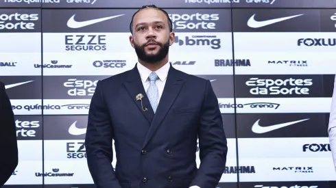 Memphis Depay em apresentação no Corinthians. (Foto: Leco Viana/Imago/TheNews2)