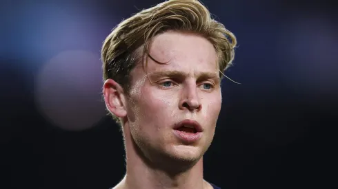 Barcelona e PSG preparam troca de jogadores envolvendo Frenkie De Jong (Photo by Eric Alonso/Getty Images)