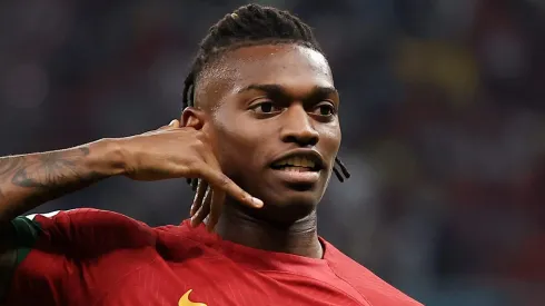 Milan aceita vender Rafael Leão ao Barcelona com uma condição (Photo by Buda Mendes/Getty Images)