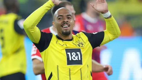 Malen lamenta chance perdida na partida entre Borussia Dortmund e Heidenheim, no dia 13 de setembro de 2024, pela Bundesliga. (dpa picture alliance / Alamy Stock Photo)