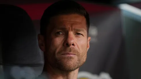 Xabi Alonso está muito valorizado e pode deixar o Bayer em breve (Foto: Pau Barrena/Getty Images)