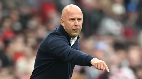 Arne Slot deve receber reforços no Liverpool (Foto: Michael Regan/Getty Images)
