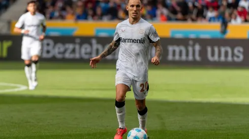 Grimaldo em campo durante o embate entre Hoffenheim e Bayer Leverkusen pela Bundesliga, no dia 14 de setembro de 2024. (dpa picture alliance / Alamy Stock Photo)