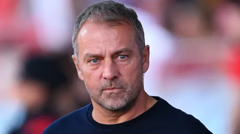 Hansi Flick, treinador do Barcelona. (Photo by David Ramos/Getty Images)