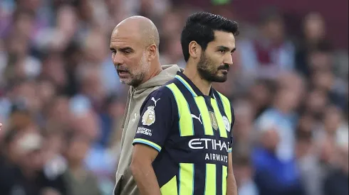 Guardiola e Gündogan, técnico e meio-campista do Manchester City. (Foto: Paul Terry/Imago/Sportimage)