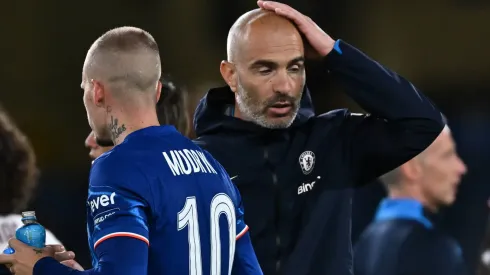 Enzo Maresca ao lado de Mudryk