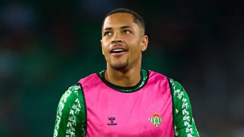 Ex-Barcelona, Vitor Roque sofre novamente na Espanha: "Vai voltar para o Brasil".