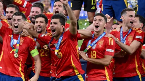 O Manchester City e a seleção da Espanha enfrentam grandes desafios sem Rodri Hernández, que ficará afastado por meses devido a uma lesão no joelho. (Foto: IMAGO / Ulmer/Teamfoto)