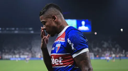 O atacante do Fortaleza também havia criticado a postura do Corinthians no primeiro jogo, acusando o time de falta de seriedade.(Foto: Ettore Chiereguini/AGIF)