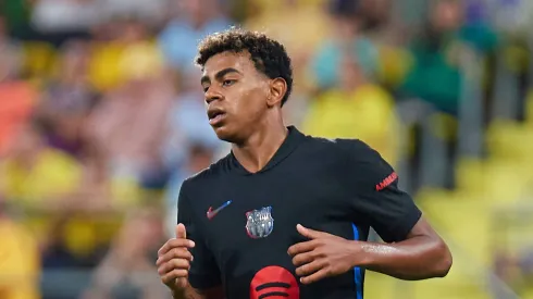 Barcelona liga alerta vermelho após pancada sofrida por Lamine Yamal.