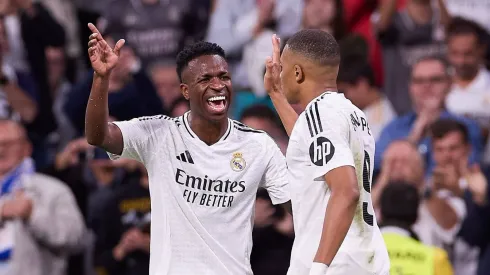 Mbappé e Vini Jr em Real Madrid x Alavés.