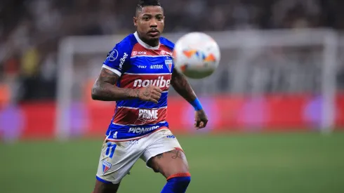 Marinho observa a bola durante o duelo entre Corinthians e Fortaleza pela Copa Sul-Americana, no dia 25 de setembro de 2024. (Sipa US / Alamy Stock Photo)