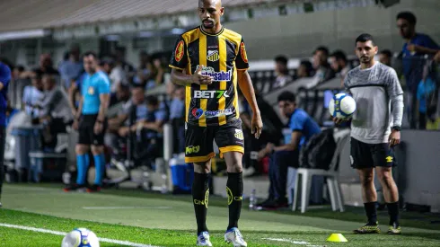 Waguininho durante o confronto entre Santos e Novorizontino pela Série B, no dia 23 de setembro de 2024. (SPP Sport Press Photo. / Alamy Stock Photo)