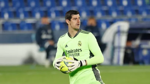 Courtois sofre lesão após clássico