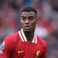 Liverpool acerta em contrato na Premier League e Ryan rasga elogios: \'Ele tem um...\'